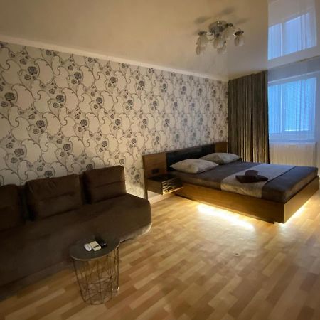 2 Комнатная Квартира, До 6 Спальных Мест Krzywy Róg Zewnętrze zdjęcie
