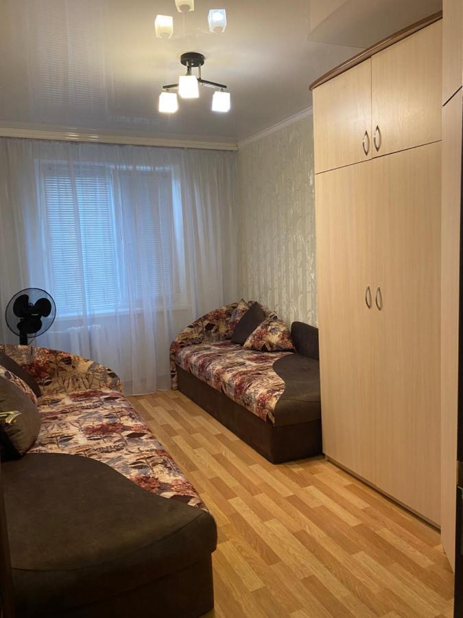 2 Комнатная Квартира, До 6 Спальных Мест Krzywy Róg Zewnętrze zdjęcie